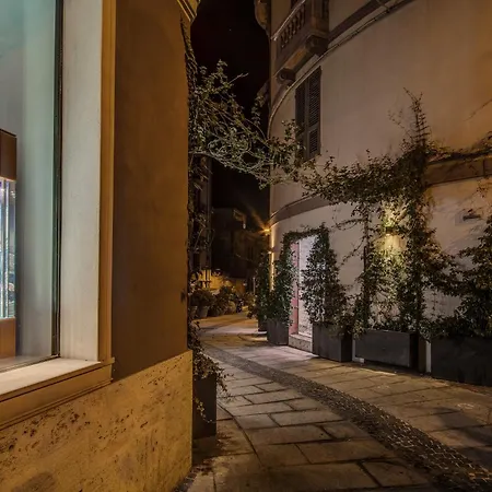 Right House Via Sulis 61 - Neighborhood In Town Apartment *